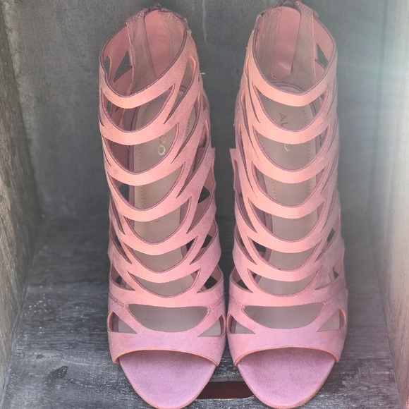Light Pink Cut-out Caged Dress Sandals 8.5 - Picture 8 of 8